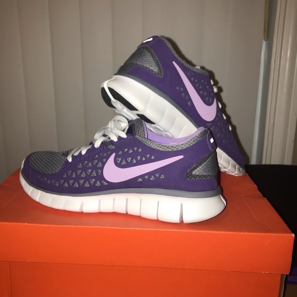 Nike Shoes - Picture 2 of 2